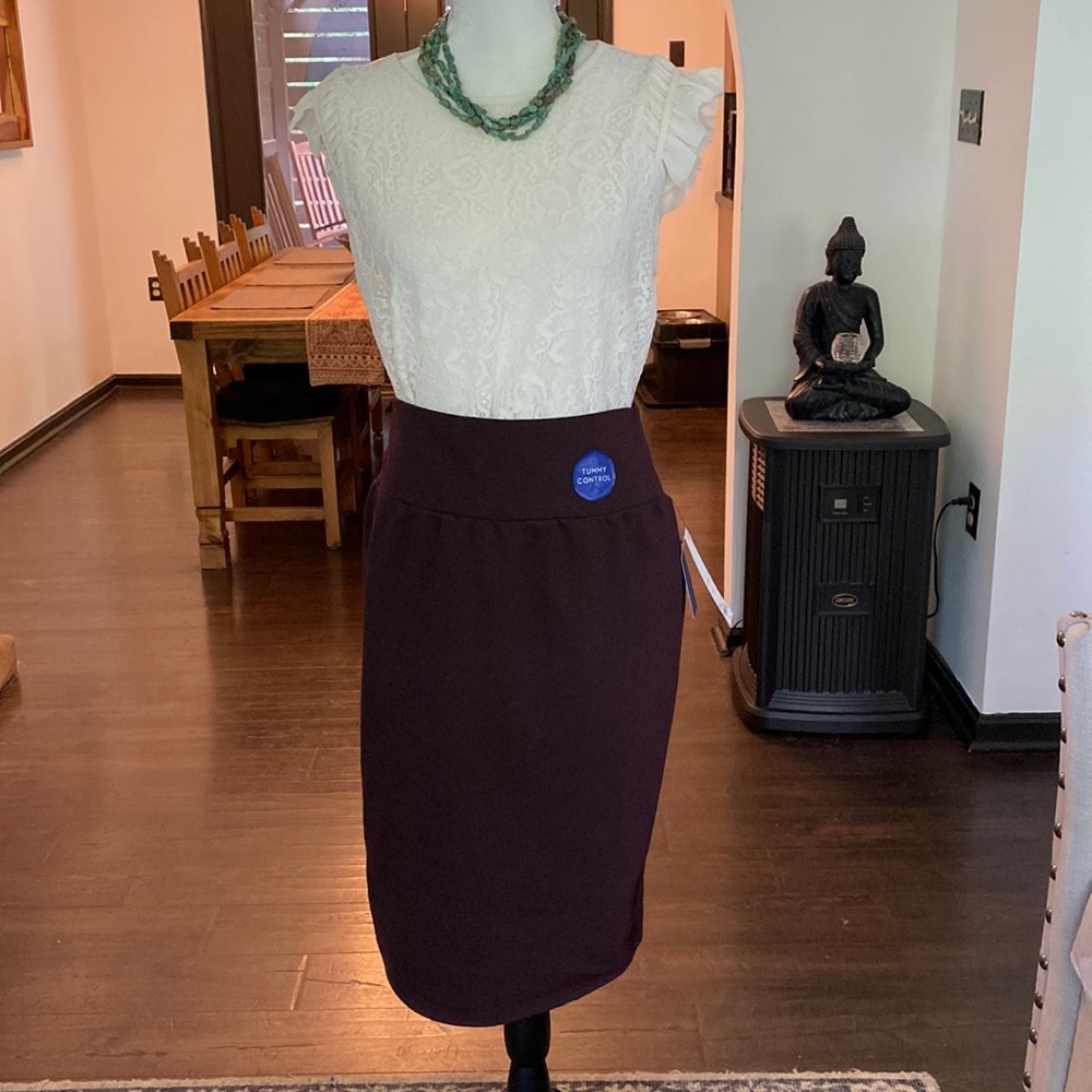 Apt. 9 burgundy pencil skirt M NWT